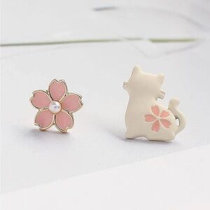 🌸Cute Cat and Flower Earrings NWT